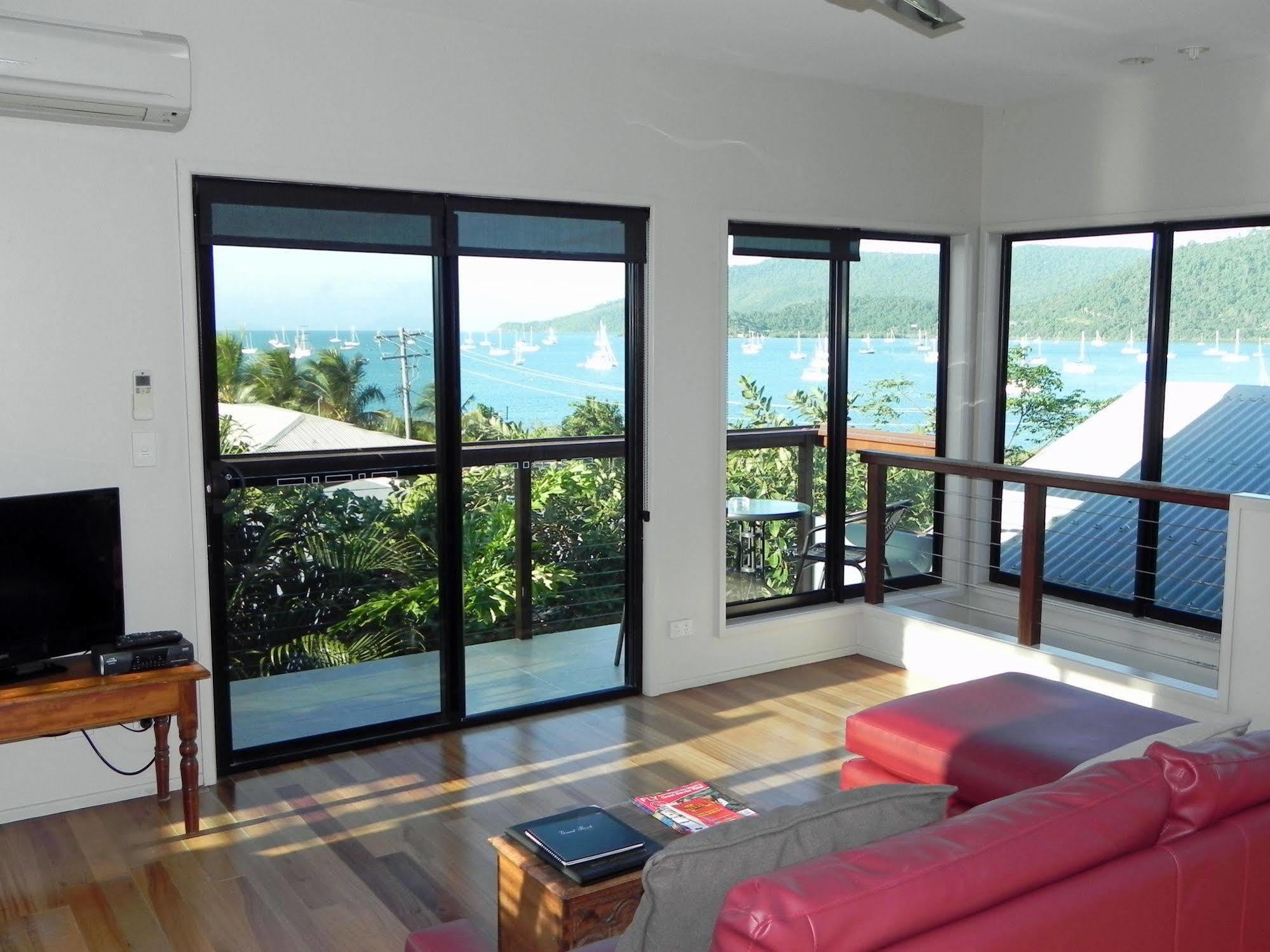 Airlie Waterfront Bed & Breakfast 에일리비치 외부 사진