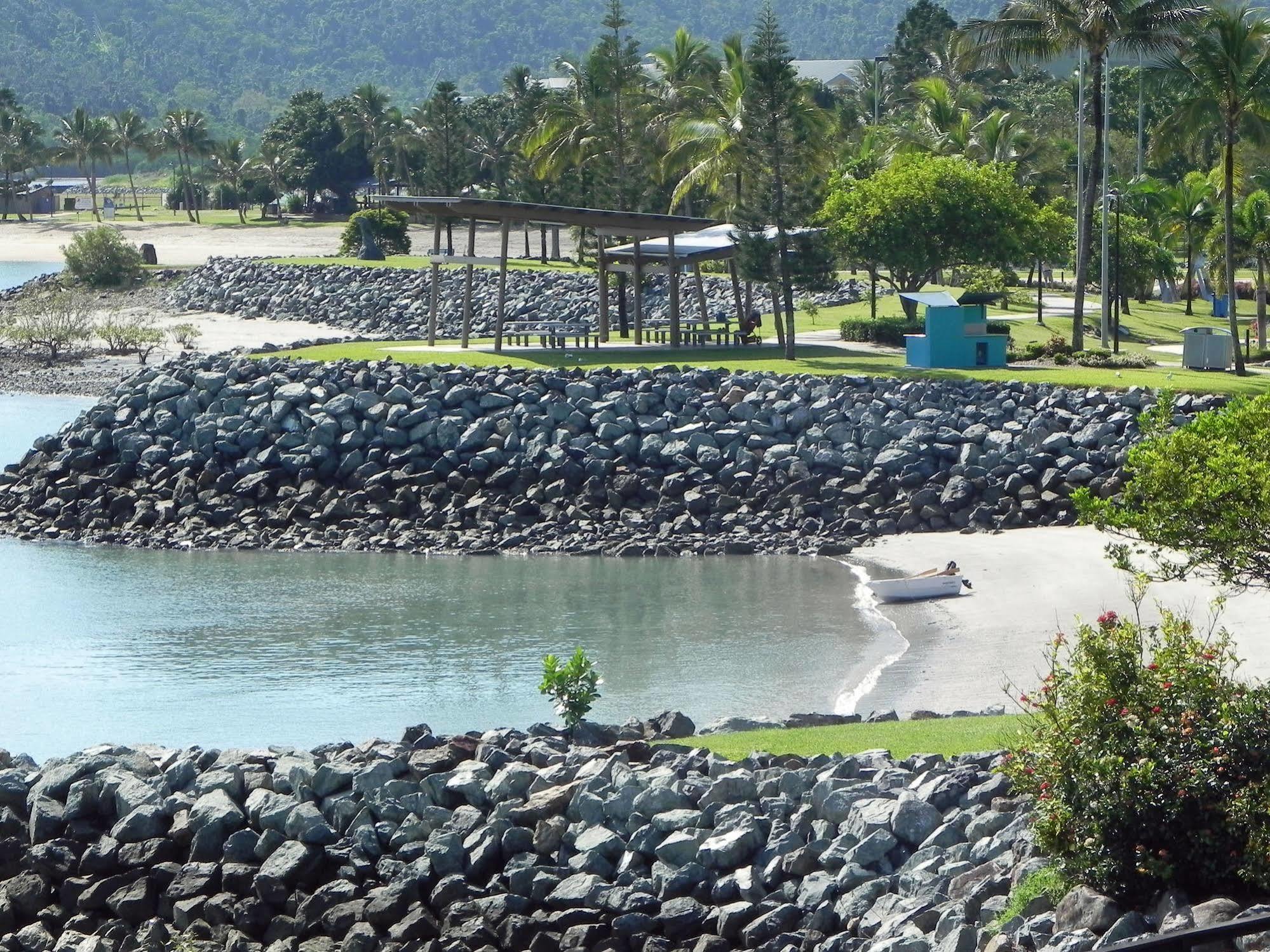 Airlie Waterfront Bed & Breakfast 에일리비치 외부 사진